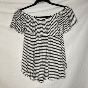 FACE KISSES STRIPE OFF THE SHOULDER RUFFLE TOP (L)